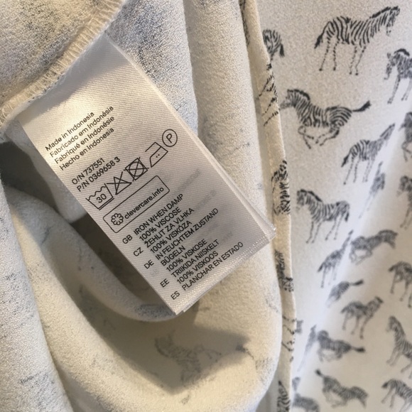 H&M cap sleeve blouse with zebra print, 8/ Medium - Picture 4 of 7